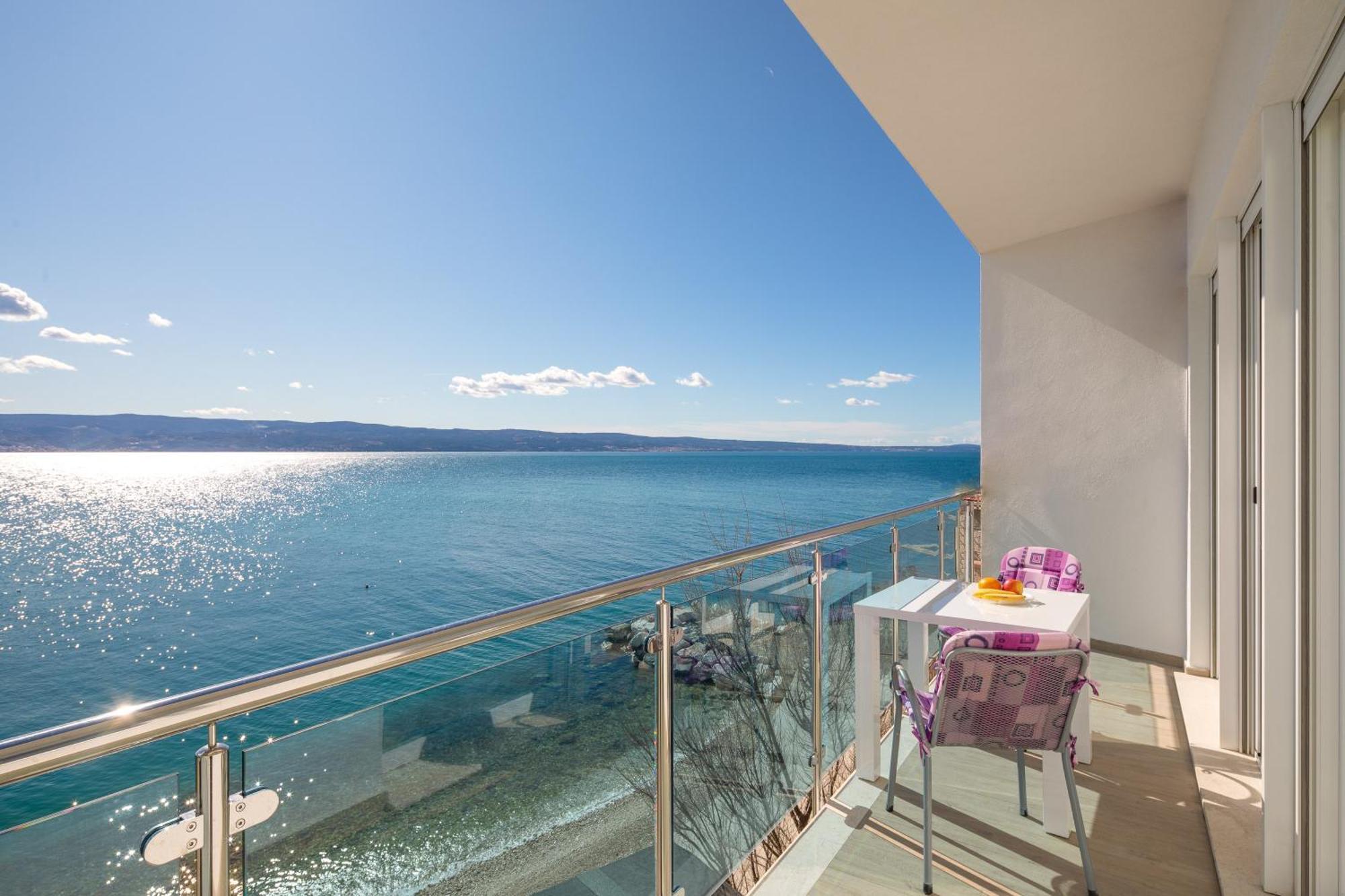 Blue Wonder Apartments Dugi Rat Exterior foto