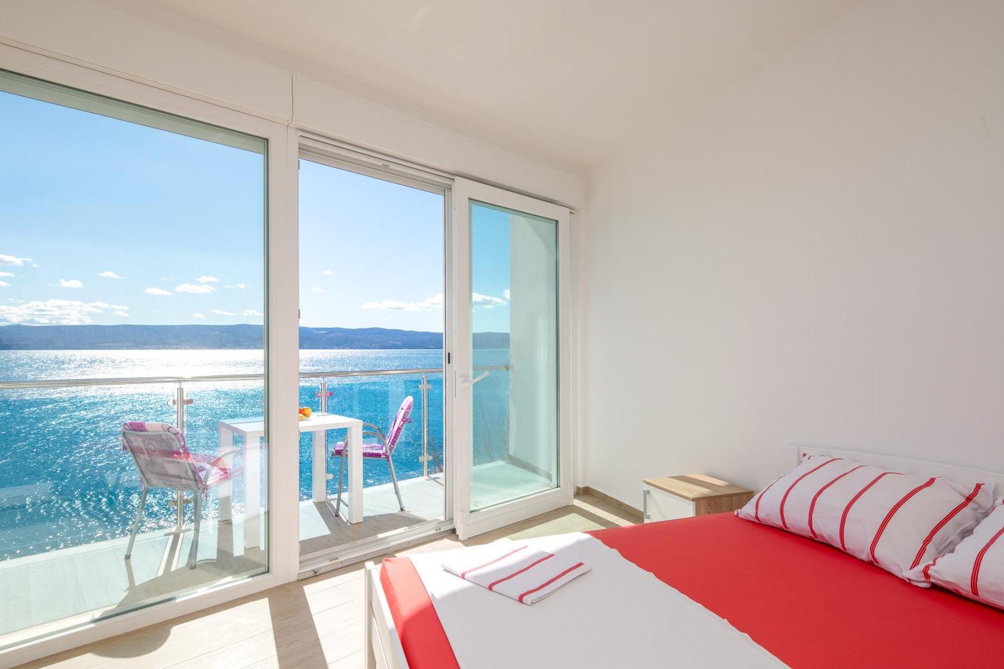Blue Wonder Apartments Dugi Rat Exterior foto