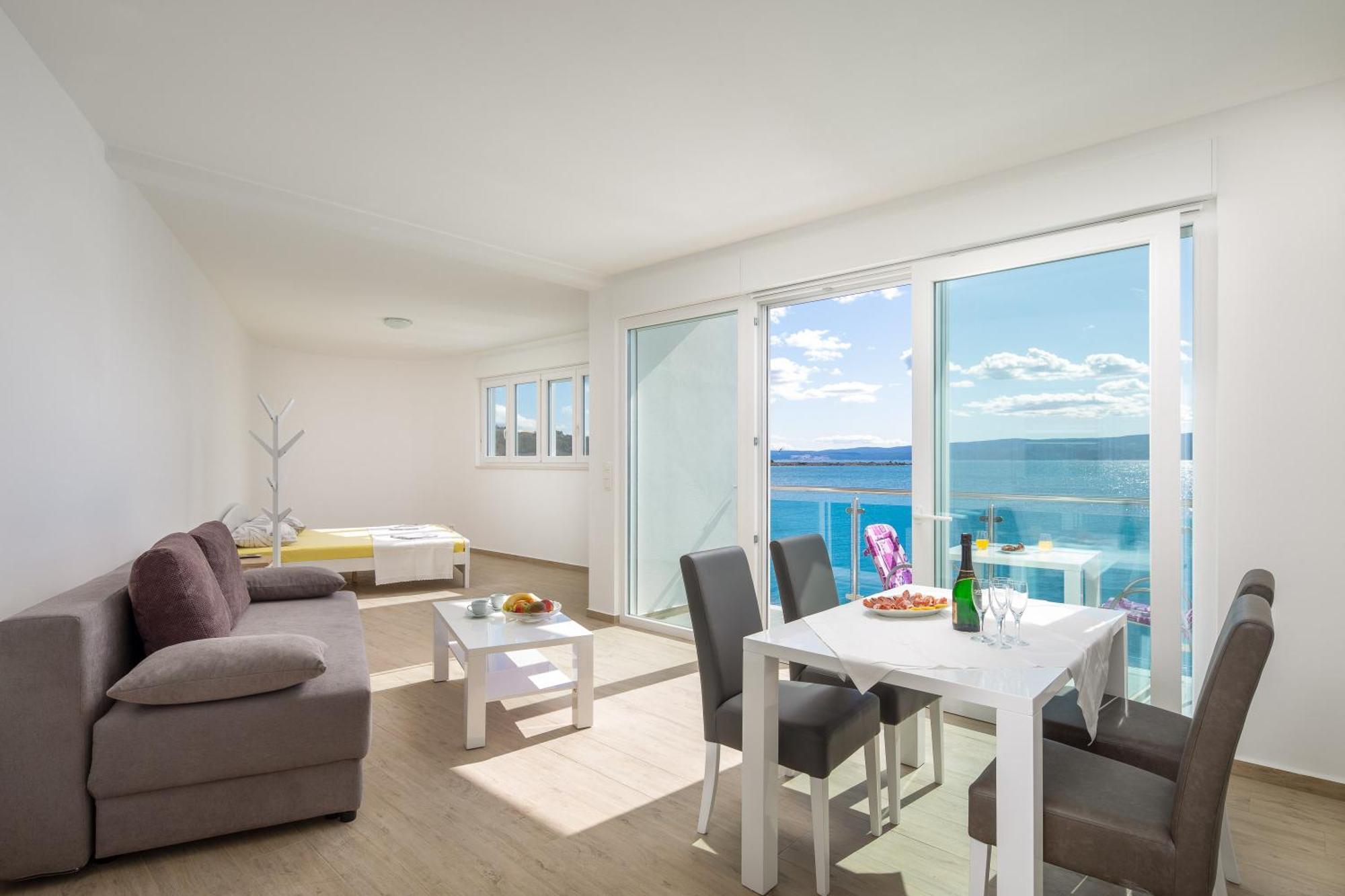 Blue Wonder Apartments Dugi Rat Exterior foto